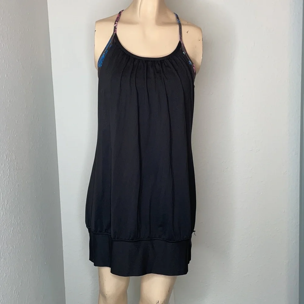 lululemon athletica Black Tank with Pink and Blue Floral Back 10 SO CUTE 🥰